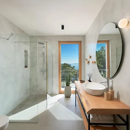 Villa Dazzling Hvar Licita 4 Bedrooms Spacious Sunterrace Fitted With Sunbeds And Parasols Private Outdoor Swimming Pool Shaded, Sveta Nedelja (Hvar)