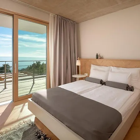 Villa Dazzling Hvar Licita 4 Bedrooms Spacious Sunterrace Fitted With Sunbeds And Parasols Private Outdoor Swimming Pool Shaded, Sveta Nedelja (Hvar)